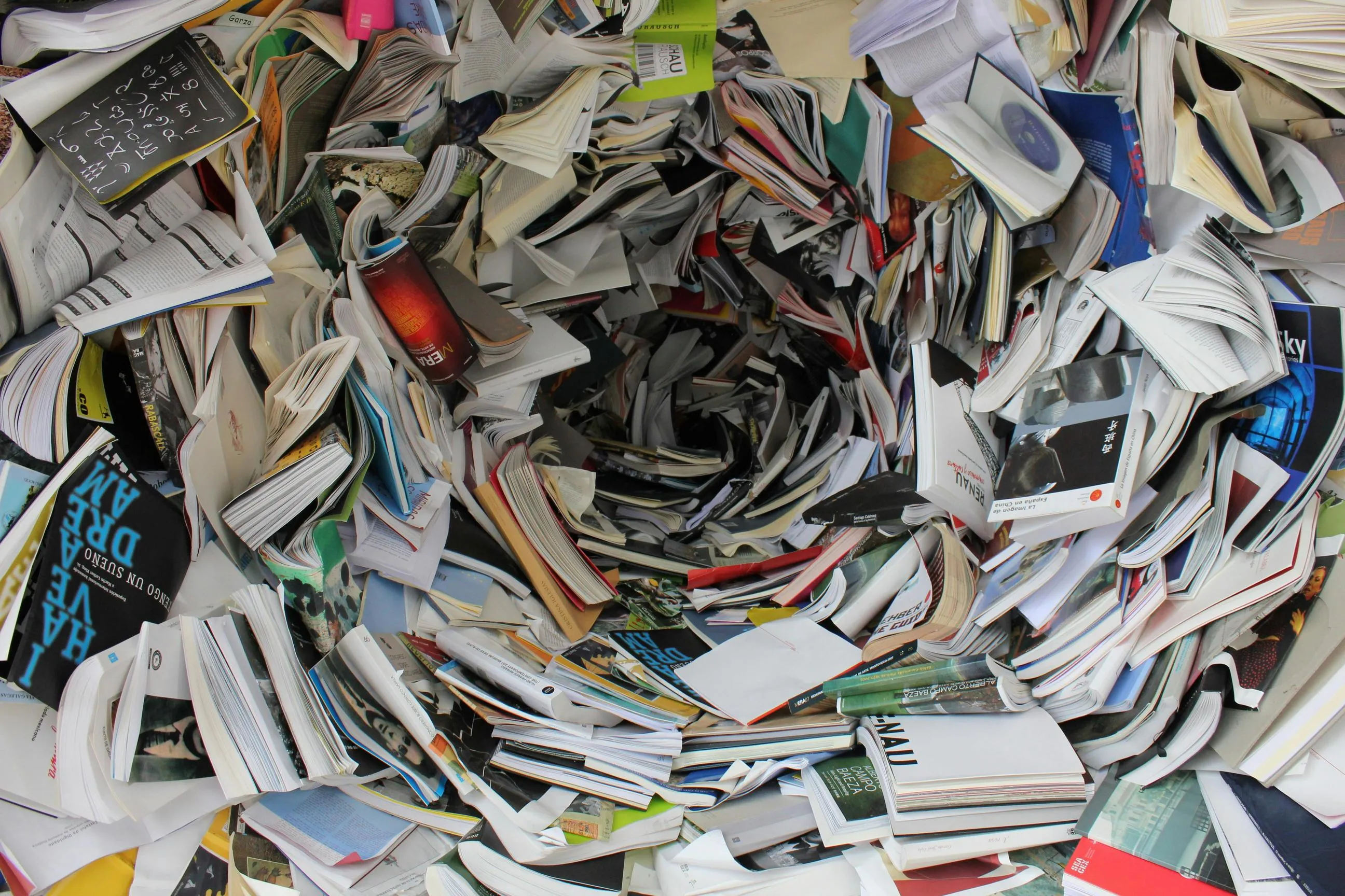 Die globale Herausforderung des Papiermülls ist ein zentrales Thema im Kontext der Umweltverschmutzung und nachhaltigen Entwicklung.